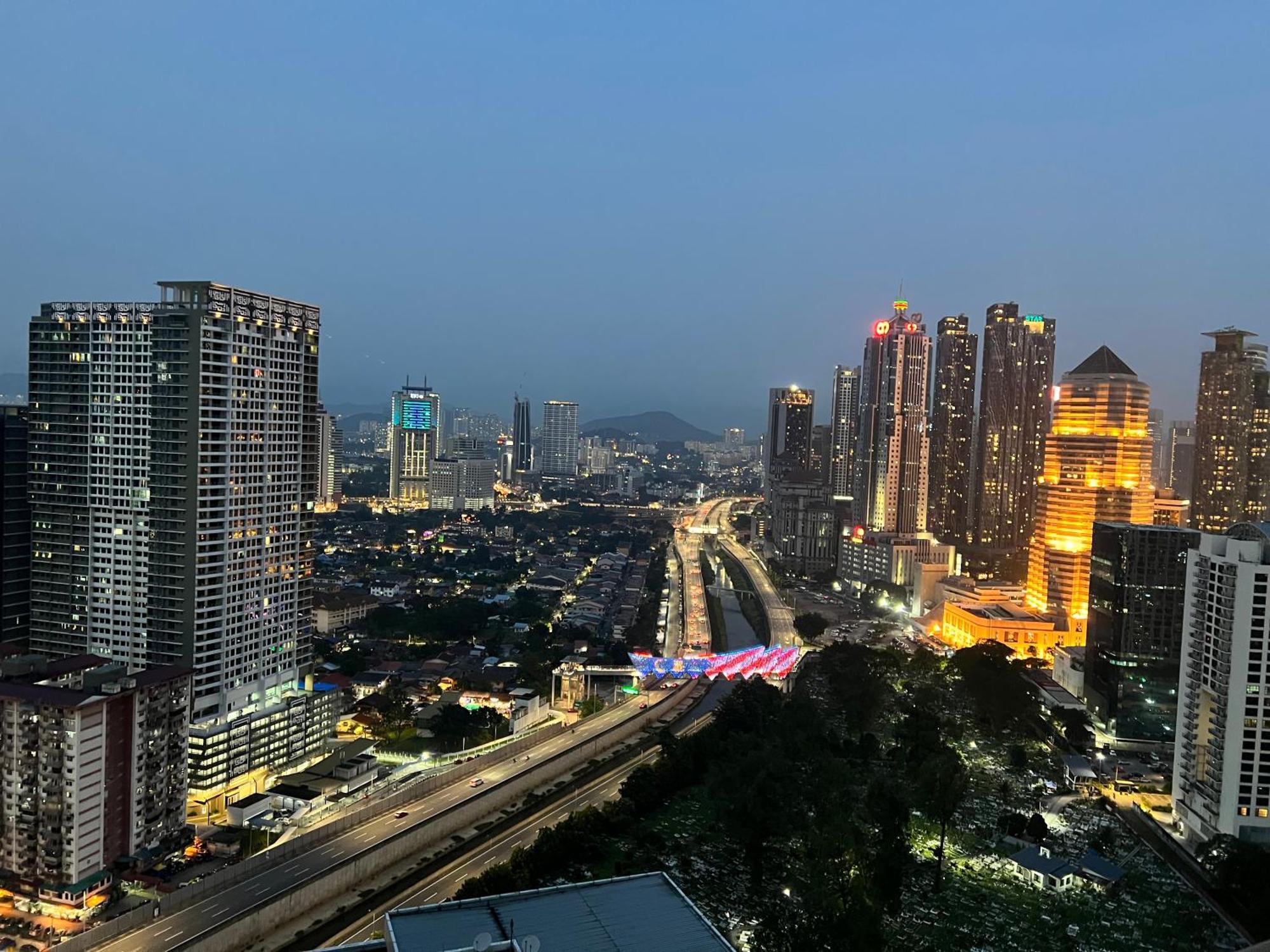 Summer Suites Klcc By Whollmark 吉隆坡 外观 照片