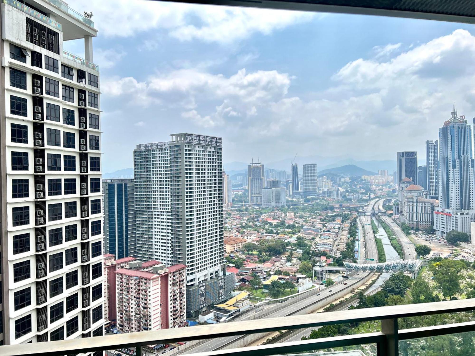 Summer Suites Klcc By Whollmark 吉隆坡 外观 照片