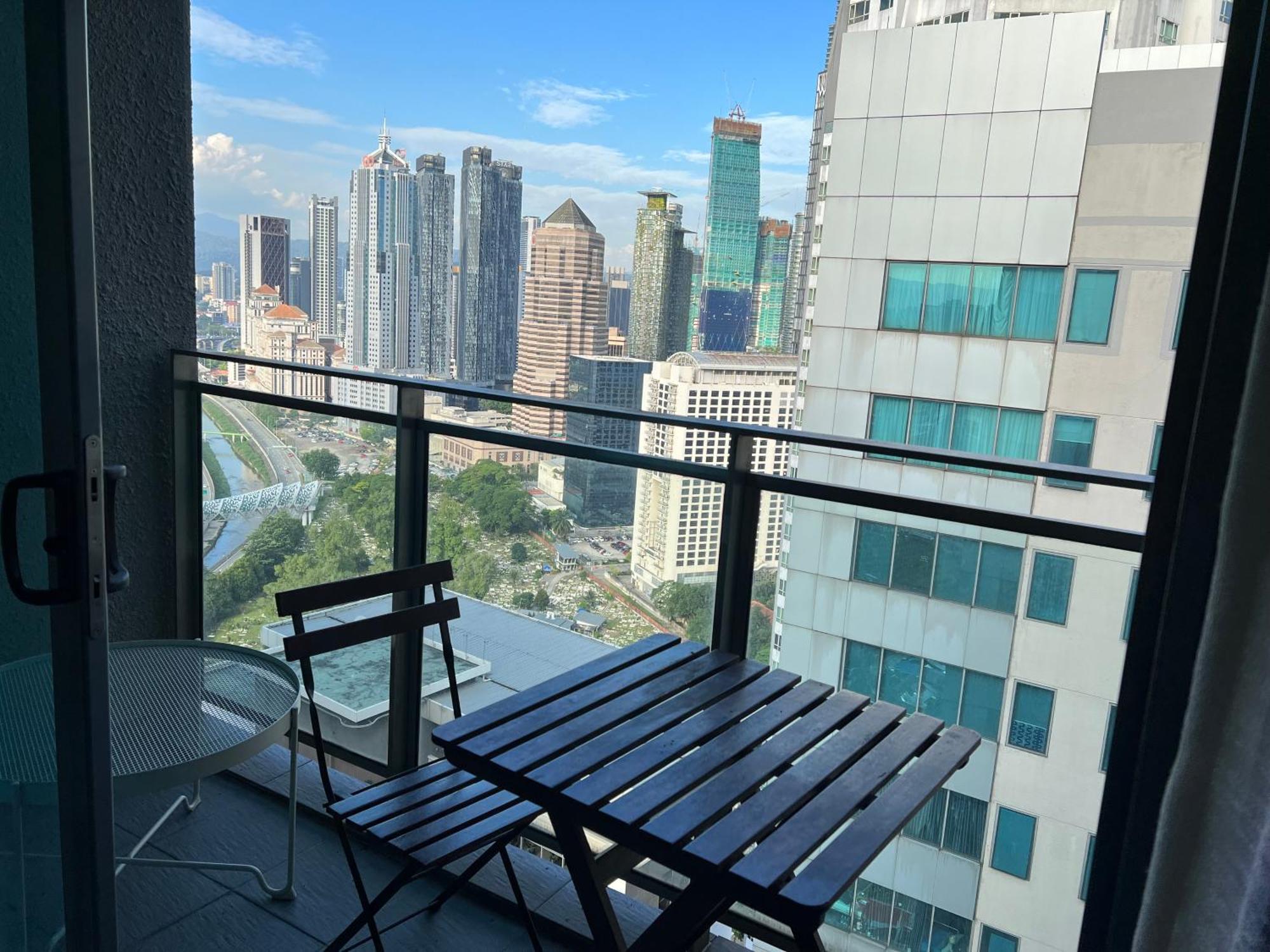 Summer Suites Klcc By Whollmark 吉隆坡 外观 照片