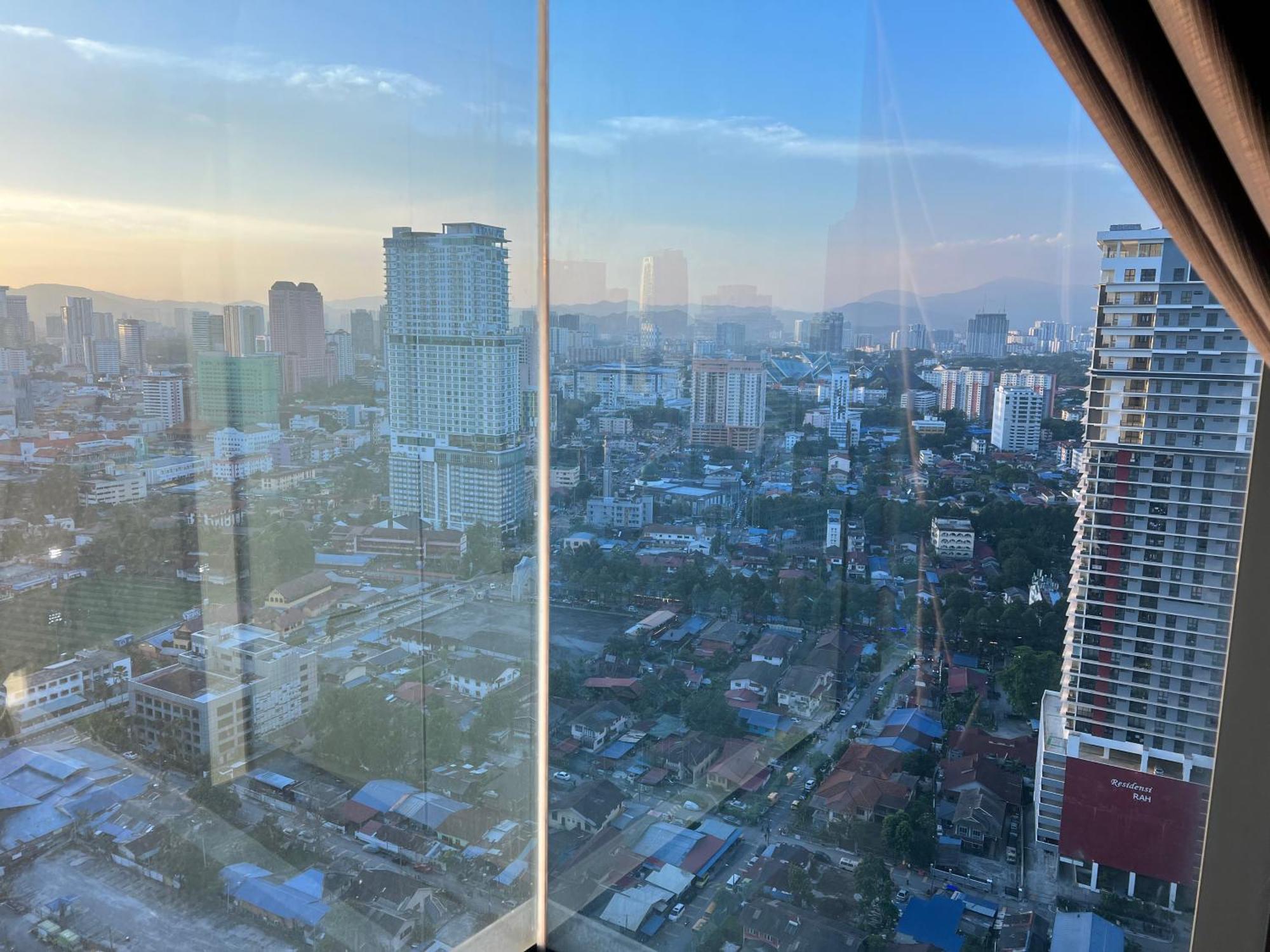 Summer Suites Klcc By Whollmark 吉隆坡 外观 照片